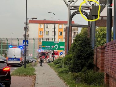 Mężczyzna okupował kościelną wieżę z granatem w ręku Groził służbom granatem