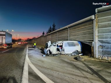 Groźny wypadek na DTŚ w Chorzowie. Dwie osoby w szpitalu Grozny wypadek dts chorzow 29 stycznia 2024 4