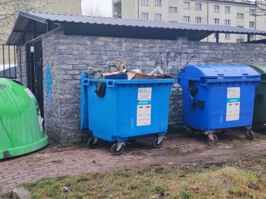 Kto jest winien temu, że płacimy coraz więcej za śmieci? Winny "zaniedbań" jest poprzedni zarząd miasta