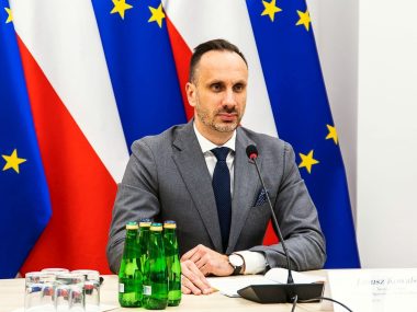 Kiedyś robił maślane oczy do Tuska. Kim jest Janusz Kowalski Janusz kowalski sylwetka