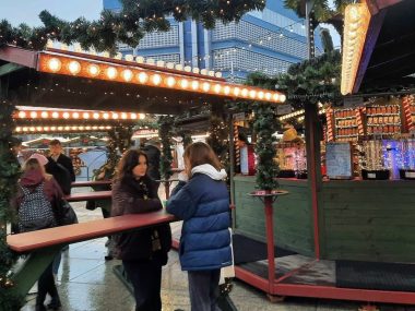 Co można zjeść i wypić na Jarmarku Bożonarodzeniowym Jarmark boze narodzenie 2023 katowice 62