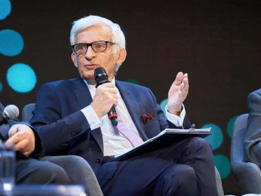 Jerzy Buzek zaapelował do KE o koordynację transportu kolejowego i autobusowego dla Ukraińców Jerzy Buzek zaapelował do KE o koordynację transportu kolejowego i autobusowego dla Ukraińców