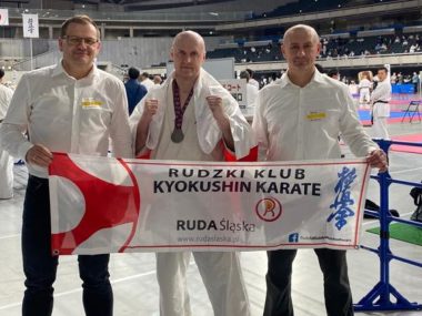 Marek Partuś ze srebrem Mistrzostw Świata w Karate! Rudzianie podbijają Japonię