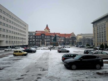 Pusty Plac Sejmu Śląskiego. Nowa strefa płatnego parkowania Katowice strefa platnego parkowania 1