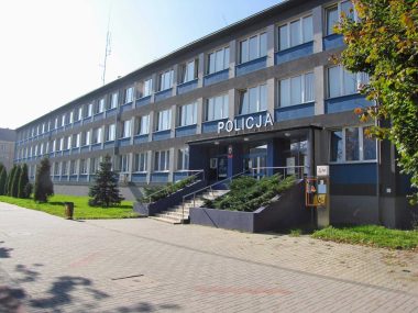 Liche pieniądze, srogie zarzuty dla pary oszustów Komenda Miejska Policji w Tycgach