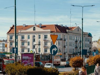 „Instytucje centralne wracają do miasta”. CBZC już rekrutuje Komenda