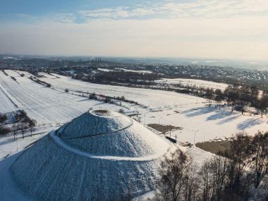 Z tej sztucznej góry widać pół Górnego Śląska Kopiec piekary slaskie 01