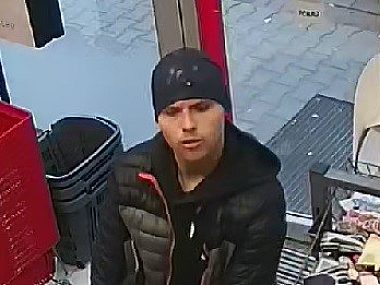 Ukradł perfumy i artykuły higieniczne za prawie 1000 zł Kradziez ruda slaska 3
