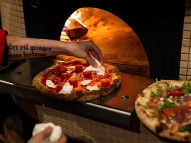 Lubiana pizzeria znika z centrum Katowic. Zamyka się Kredens przy Rynku, Katowice