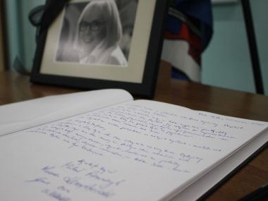 Księga kondolencyjna zapełnia się wpisami Księga kondolencyjna będzie wystawiona do piątku