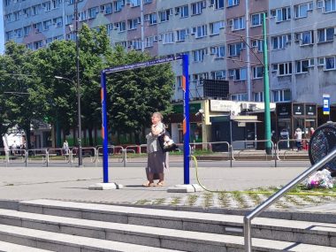 Co najmniej do środy będzie gorąco. A może dłużej Kurtyna wodna przy nowobytomskim rynku daje nieco ulgi w upale