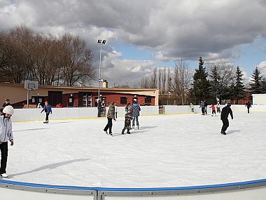 Jak spędzić ferie w Tychach? Przegląd wydarzeń Lodowisko MOSiR Tychy Brzozowa