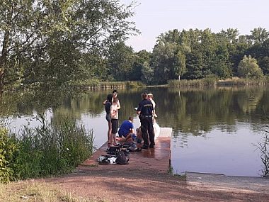 Dzikie kąpieliska pod nadzorem. Już 17 mandatów zaufania Mandat zaufania obowiązuje tylko raz. Potem zaufanie się traci, pozostaje płacić