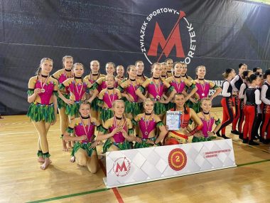 Kilkanaście medali na Mistrzostwach Polski dla Mażoretek Medale dla Mażoretek Azaria