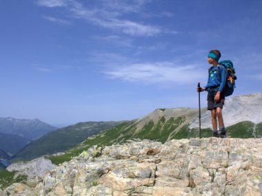 Mimo niepełnosprawności Miłosz przeszedł Tour du Mont Blanc Miłosz Pałaszewski. Tour du Mont Blanc 2023