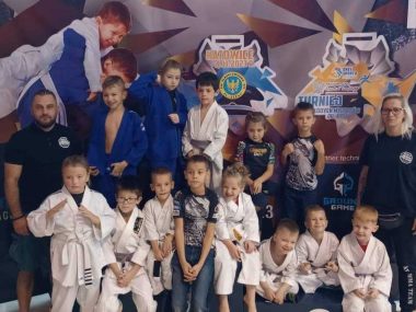 Znów wór medali dla młodych zawodników z Rudy Śląskiej! Medalowy team KTJ MMA