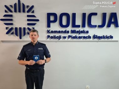Piekarski policjant uratował tonącego 14-latka policjant uratował tonącego nastolatka