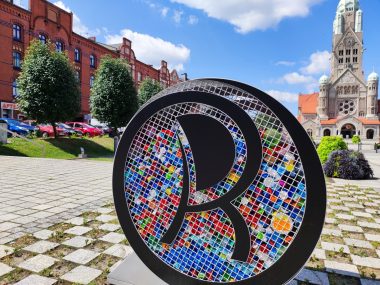 Wolontariusze poszukiwani! Nakrętek pełno - potrzebni wolontariusze do opróżniania koszy