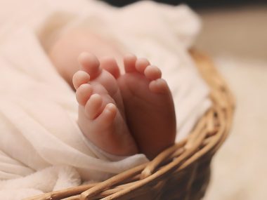 Miasteczko Śląskie. Na porodówkę z policyjną eskortą Newborn gd3cb486cd 1280