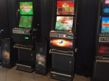 Nielegalny salon gier w nieczynnej katowickiej piekarni Nielegalny hazard Katowice