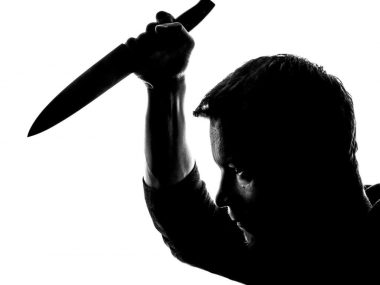 Groził sąsiadom, że ich zaj... 40-latek z Orzegowa siedzi 40-letni rudzianin terroryzował sąsiadów