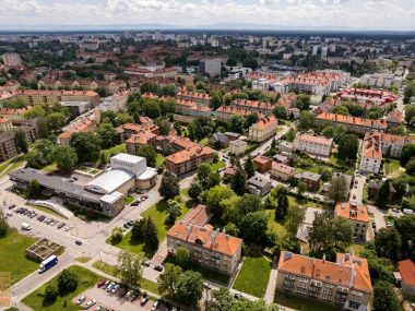 Spacer historyczny po osiedlu B z tyskim muzeum Osiedle B w Tychach