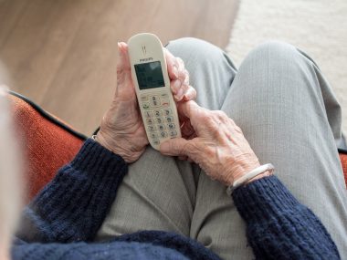 84-latek oddał oszustom wszystkie oszczędności Oszukany senior z Rudy Śląskiej stracił 48 tysięcy złotych