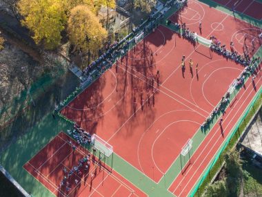 Uczniowie mają nowe wielofunkcyjne boisko Otwarcie boiska koszutka katowice 02