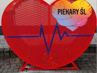 Podsumowanie serduszkowej nakrętkomanii w Piekarach Piekarzanie pomagają