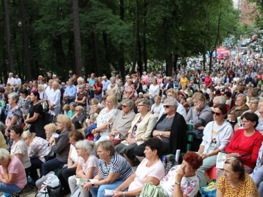 Pielgrzymka Stanowa Kobiet i Dziewcząt do Piekar Śląskich Pilegrzymka bazylika Piekary