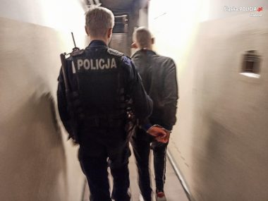 Podpalacz samochodu złapany. Grozi mu do 5 lat więzenia Podpalacz złapany