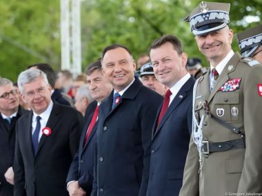Polityk i urzędnik na pewno nie pójdzie „w kamasze" Politycy nie do wojska