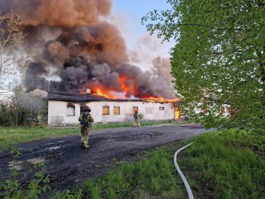 Pożar wybuchł nad ranem. Palił się parterowy budynek. Pozar sosnowiec anki kowalskiej 01