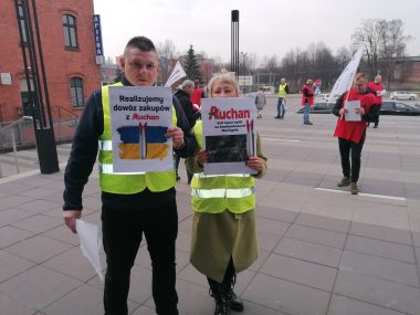Kolejne pikiety „Sierpnia 80". Tym razem pod Leroy Merlin Protestowoli przed sklepem Auchan3