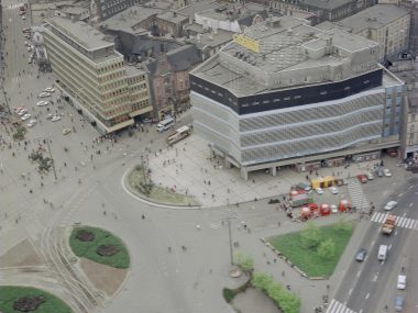 Kolejne ponure miasto bez przyszłości: Katowice w 1990 roku Katowice, fragment Rynku