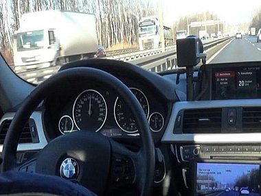 Nie używał migaczy - miał pecha. Za nim jechał radiowóz 65-latek miał sądowy zakaz prowadzenia pojazdów