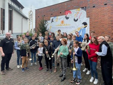 Do tarnogórskich muzyków dołączają Mali Kamilianie Tarnowskie góry mali kamilianie