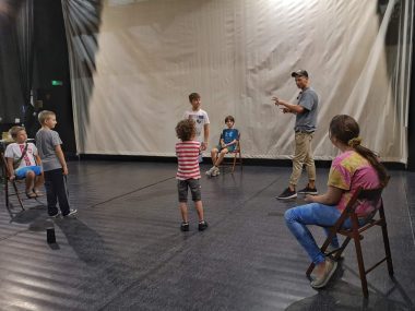 Tarnogórska młodzież nagrała słuchowisko z Piotrem Trojanem Tg dream story piotr trojan