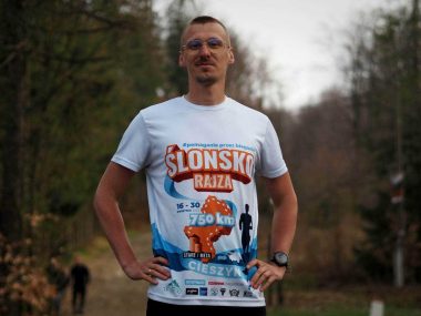 Przebiegł 750 kilometrów wokół woj. śląskiego. Dla Karolinki Tomasz Pszonak