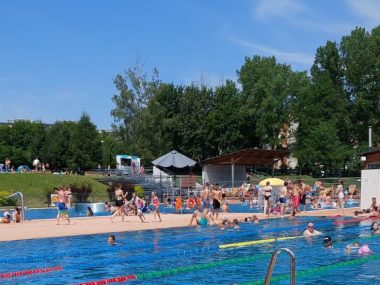 Upał nie odpuszcza. Uwaga na odwodnienie i udary! Ponad 30 stopni będzie do końca tygodnia