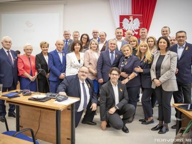 Senator Dziuba i wieloletnia skarbnik żegnają się z UM Tychy Pożegnanie Andrzeja Dziuby i Urszuli Dryki
