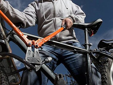Włamanie i kradzież rowerów za 5000 zł w Rudzie Śląskiej Wlamanie kradziez ruda slaska