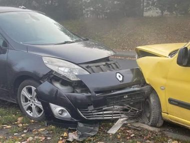 Czołowe zderzenie w Goduli. Wyglądało to groźnie O poranku już zderzenie w Goduli. Kierowca wpadł w poślizg