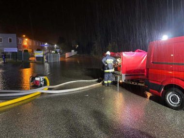 Liczne interwencje straży pożarnej w Piekarach Wypompowywanie wody