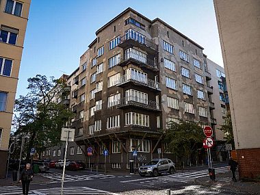 "Perełka modernizmu" do remontu. Czy odzyska dawny blask? Zabytkowa kamienica przy sklodowskiej curie do remontu 2