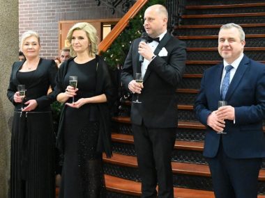 Za trzy miesiące pracy – 15 tysięcy premii Wiceprezydenci Rudy Śląskiej otrzymali hojne nagrody "świąteczne". Za trzy miesiące pracy