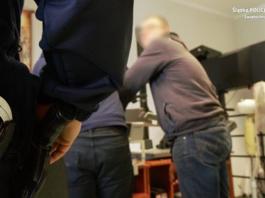 20-latek ukradł kable do montażu bramy wjazdowej Zatrzymanie podejrzanego