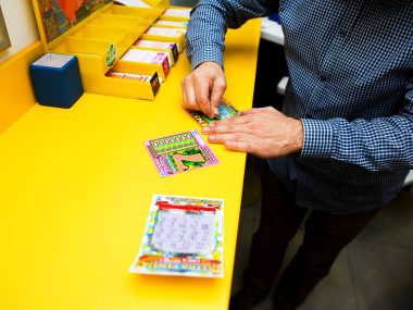 30-latek z Katowic ukradł zdrapek za 1,2 tys. To recydywista Zdrapki