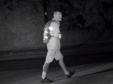 Ukradł kosę spalinową. Poznajecie? Poszukiwany w sprawie kradzieży i włamania ma charakterystyczny tatuaż