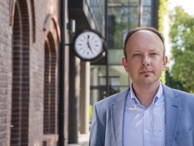 Dr Gabryś: Zmiana czasu bardziej szkodzi niż pomaga Zmiana czasu z letniego na zimowy